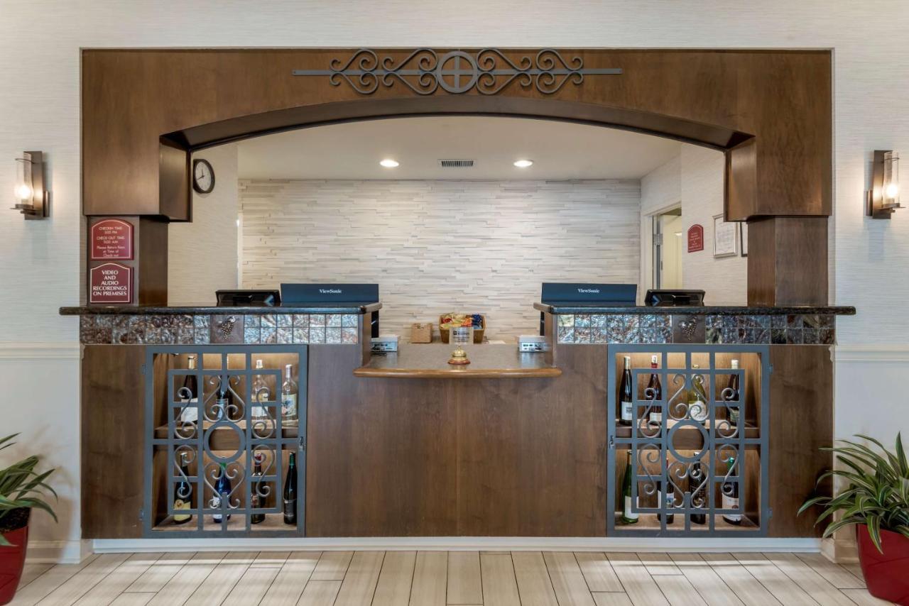葡萄园贝斯特韦斯特plus酒店 彭扬 外观 照片